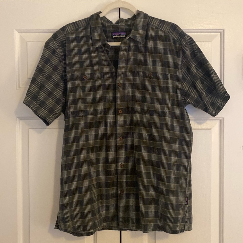 Patagonia Men's button down short sleeve shirt